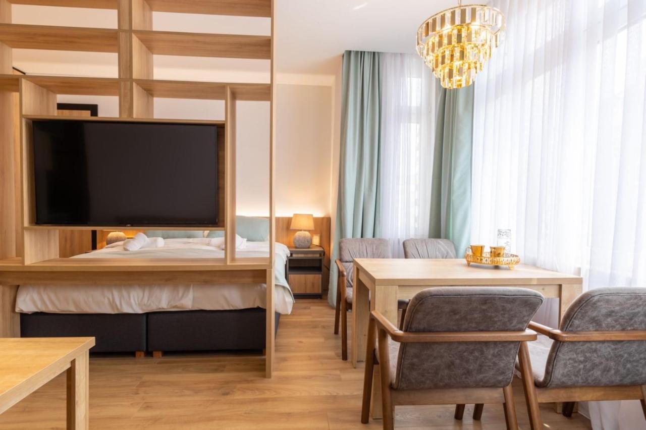 Apartmoon *